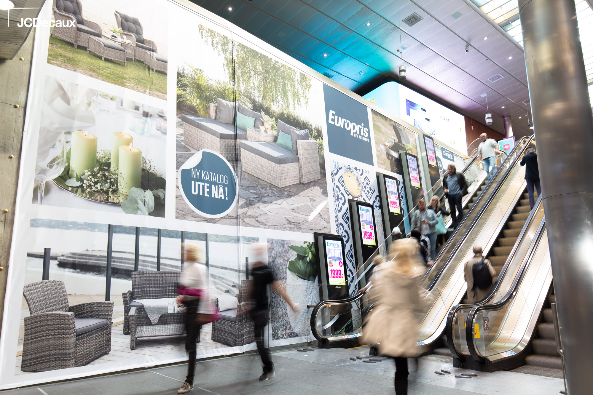 Europris-Escalator-Impact-Oslo-S-JCDecaux(1)