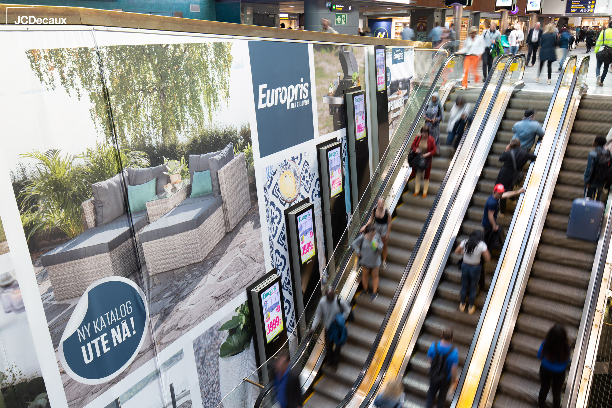 Europris-Escalator-Impact-Oslo-S-JCDecaux(5)